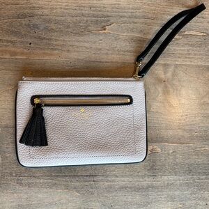 Kate Spade Tinie Chester Street Wristlet zipper purse 👛